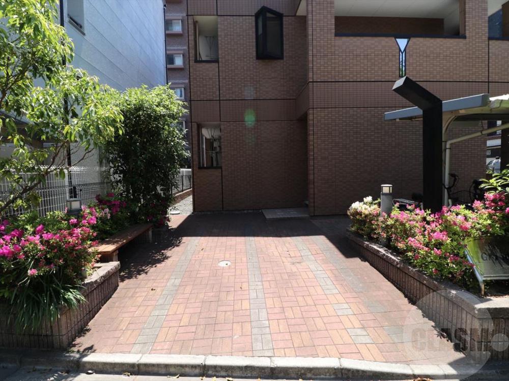 22/30 エントランス