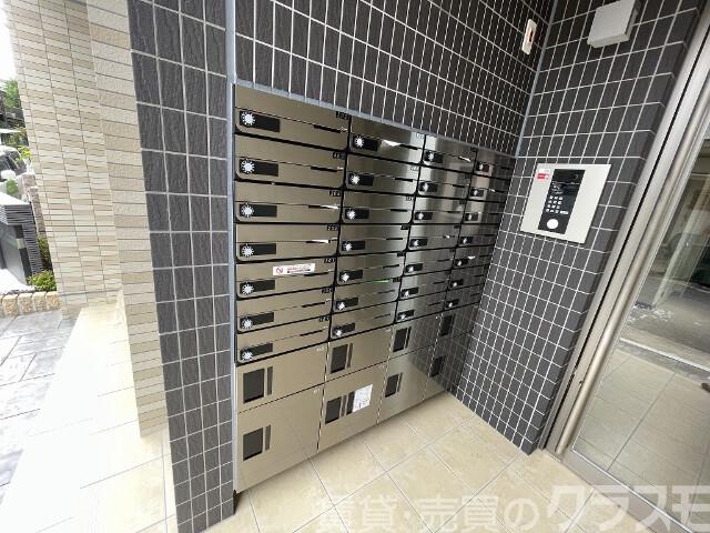 28/30 エントランス