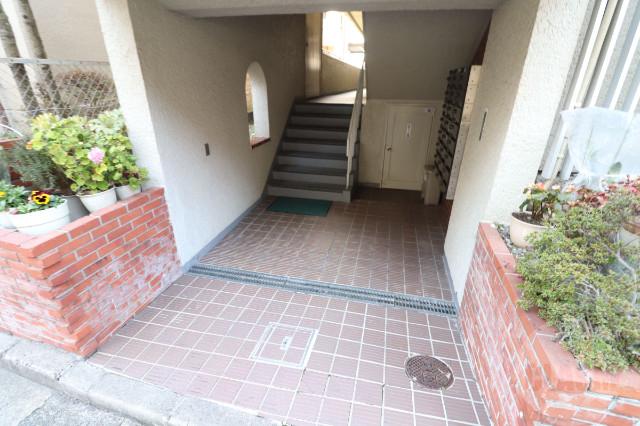 22/30 エントランス