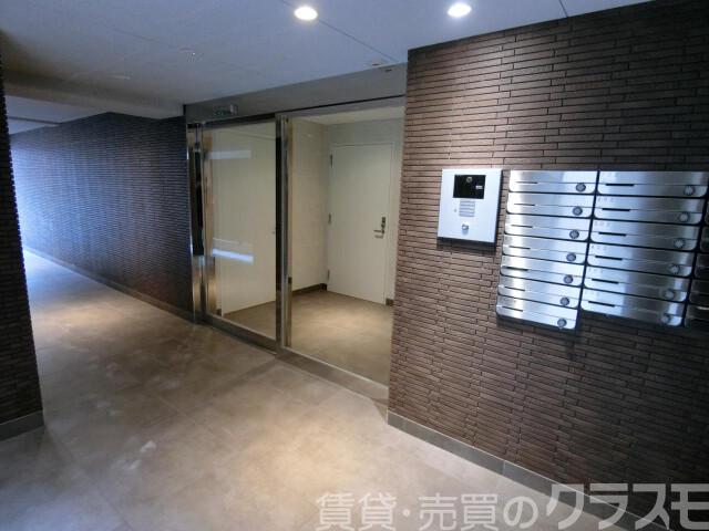 28/30 エントランス