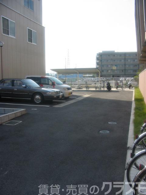 30/30 エントランス