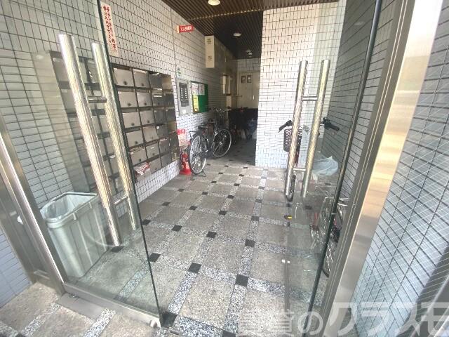 21/26 エントランス