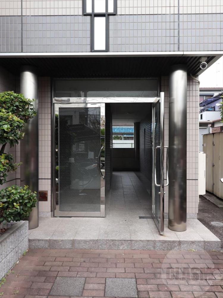 22/30 エントランス