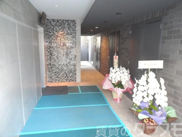 25/30 エントランス