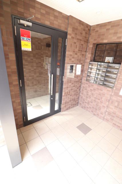 22/30 エントランス