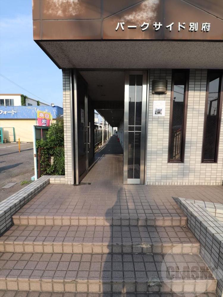 22/30 エントランス