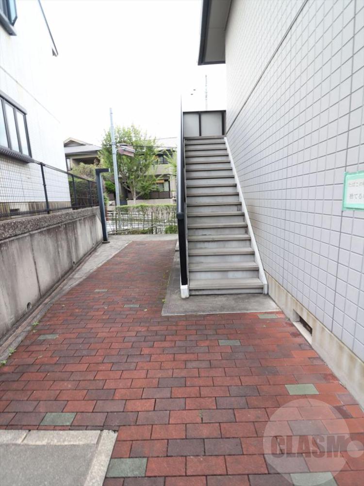 22/30 エントランス