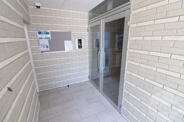 22/30 エントランス