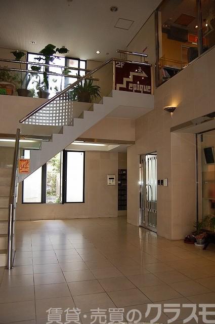 30/30 エントランス