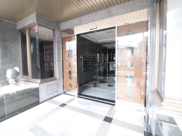 22/30 エントランス