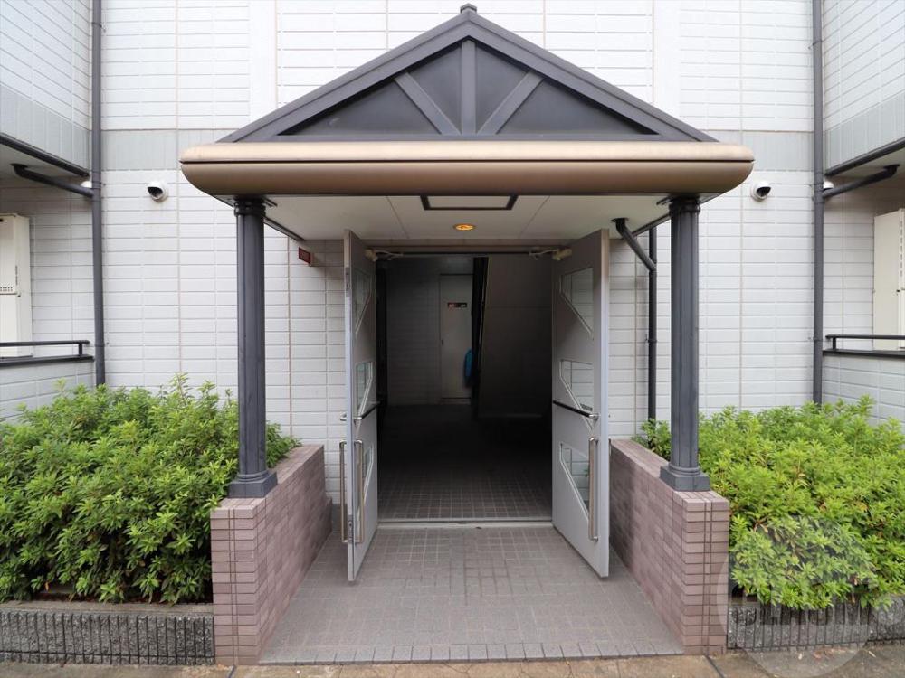 25/30 エントランス