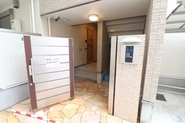 22/30 エントランス