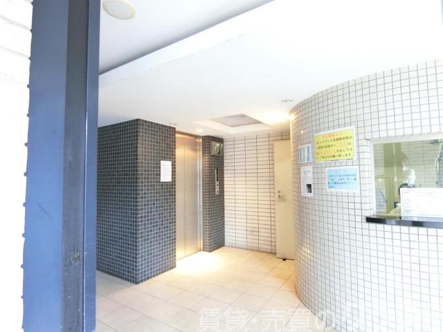 28/30 エントランス