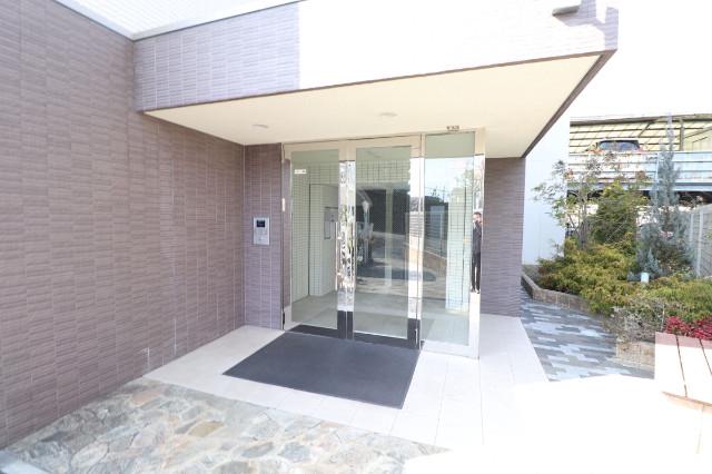 22/30 エントランス