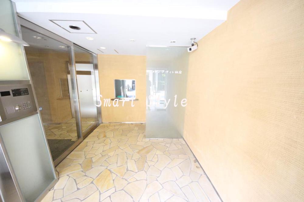 21/30 エントランス