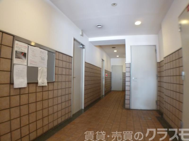 28/30 エントランス