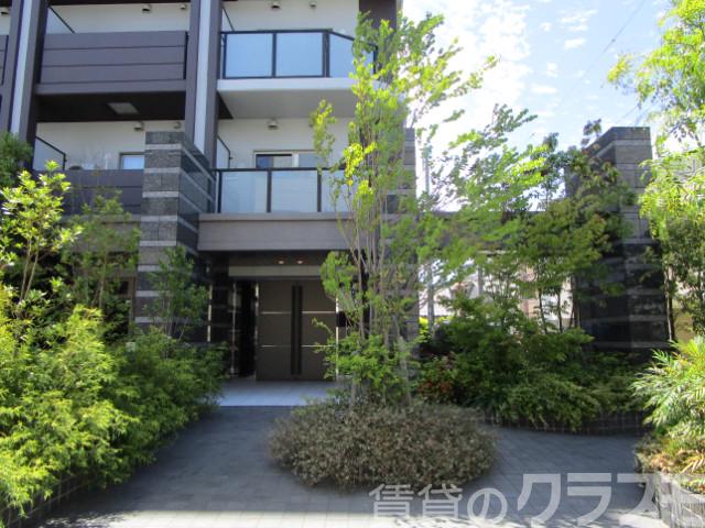 25/30 エントランス