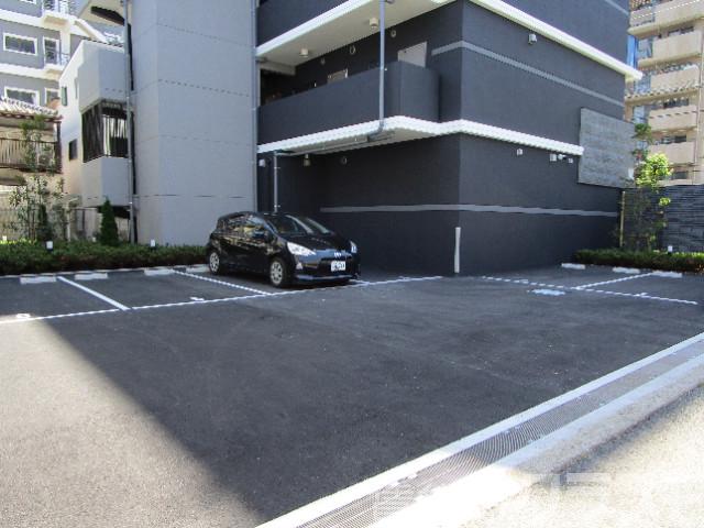 26/30 駐車場