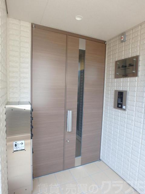 22/30 エントランス