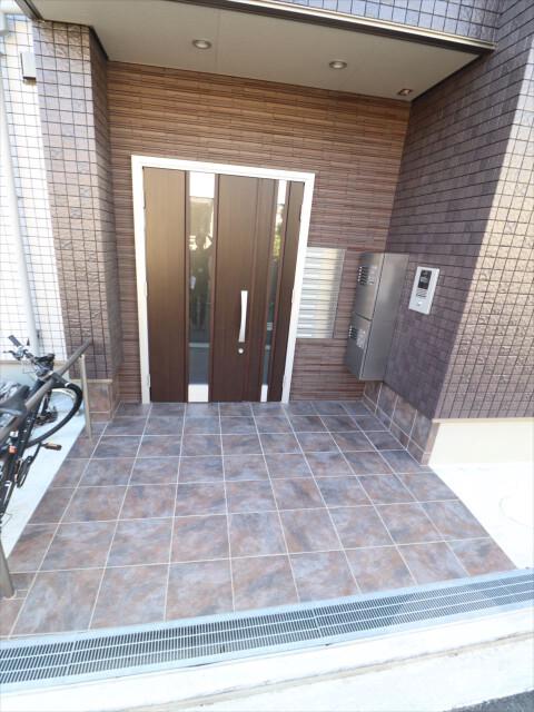 22/30 エントランス