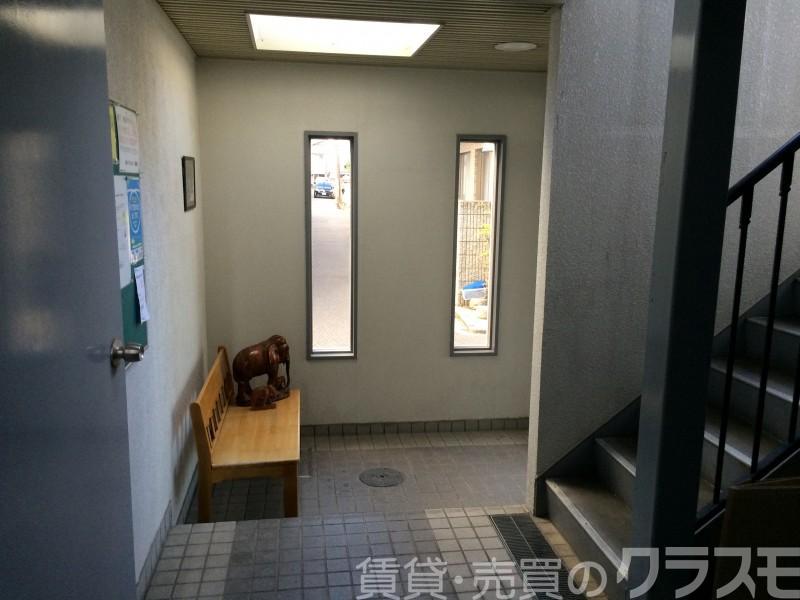 28/30 エントランス