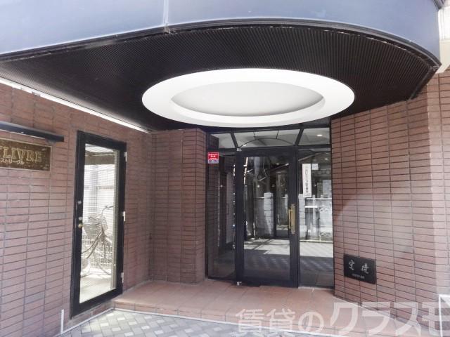 24/30 エントランス