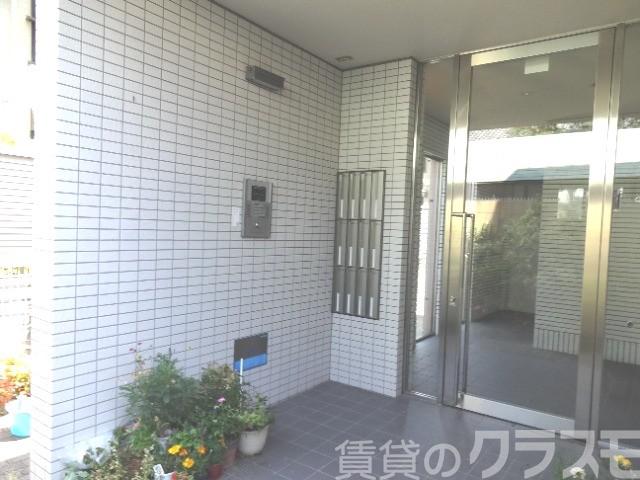 21/27 エントランス