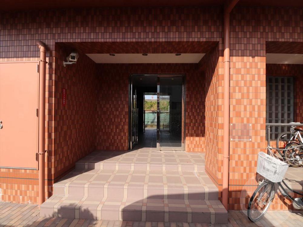 22/30 エントランス