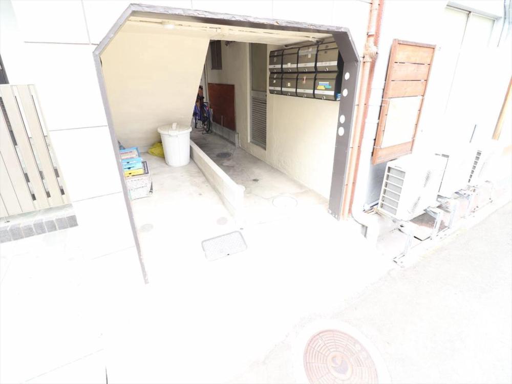 22/29 エントランス