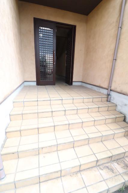 22/30 エントランス