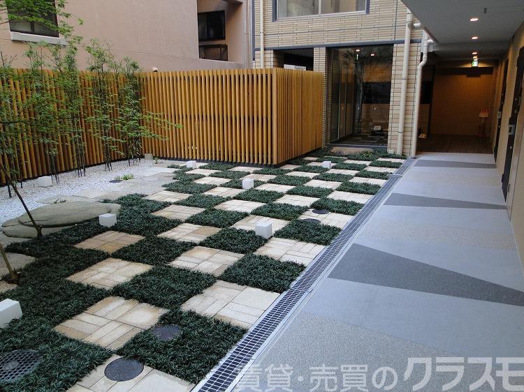 2/4 エントランス