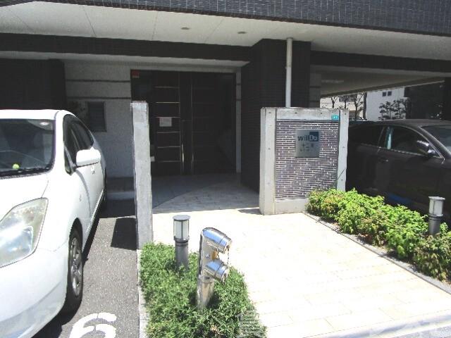 24/28 エントランス