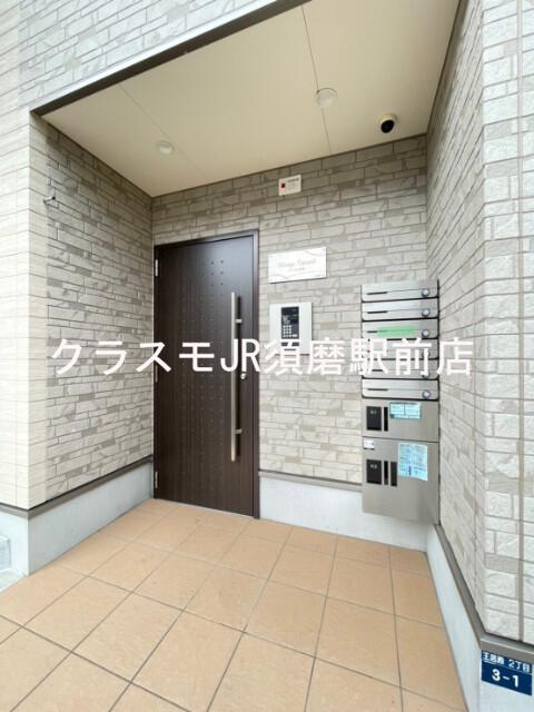 28/30 エントランス