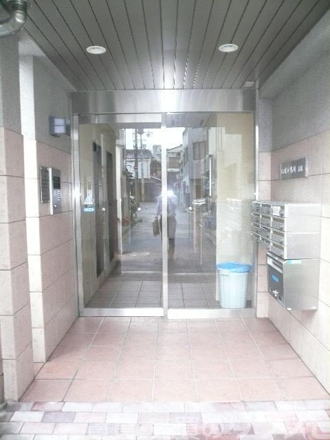 2/2 エントランス