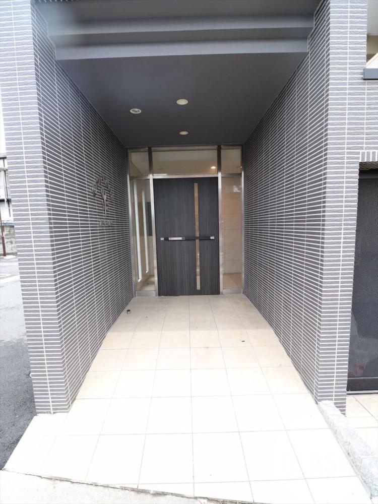 22/30 エントランス