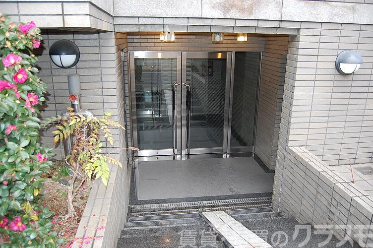 28/30 エントランス