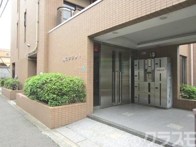 25/30 エントランス