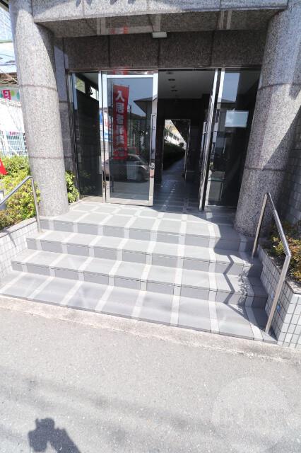 22/29 エントランス