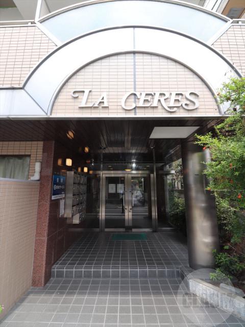 22/30 エントランス