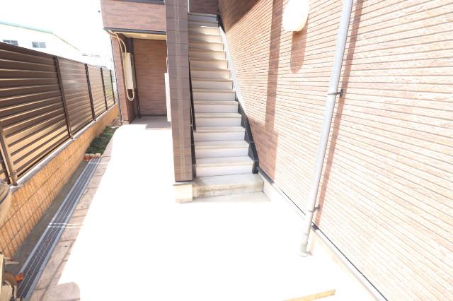 22/30 エントランス