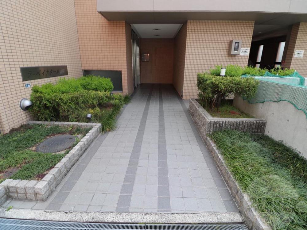 22/30 エントランス