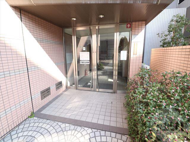 22/30 エントランス