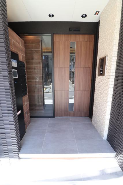 22/30 エントランス