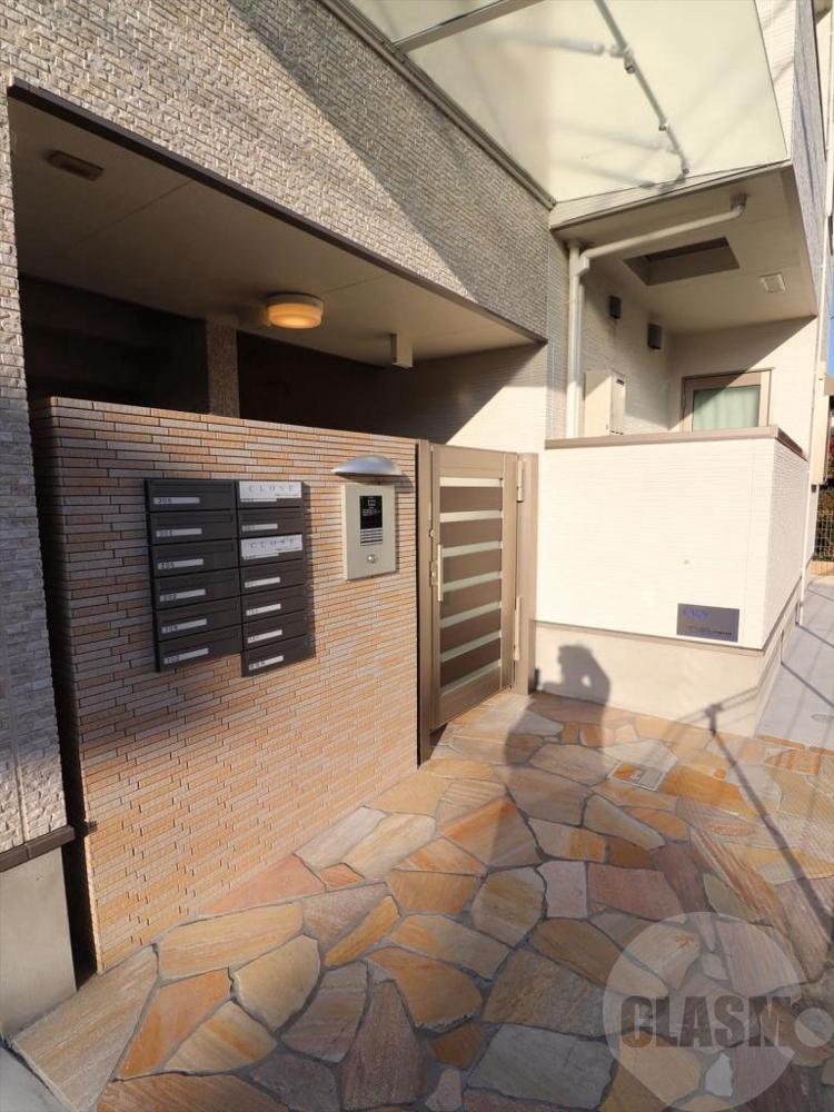 22/30 エントランス