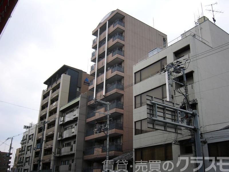 30/30 エントランス