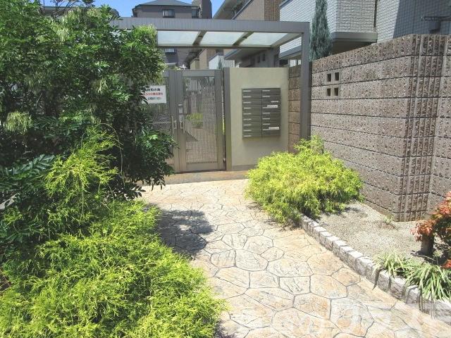 21/26 エントランス