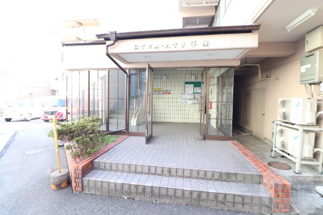 21/29 エントランス