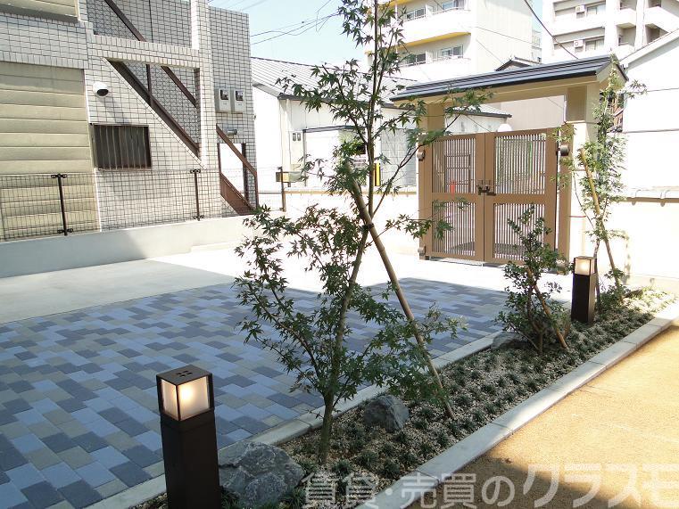 2/4 エントランス