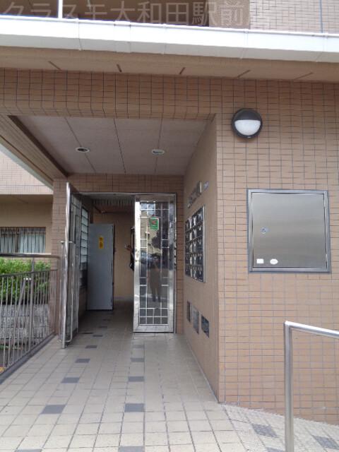 25/27 エントランス