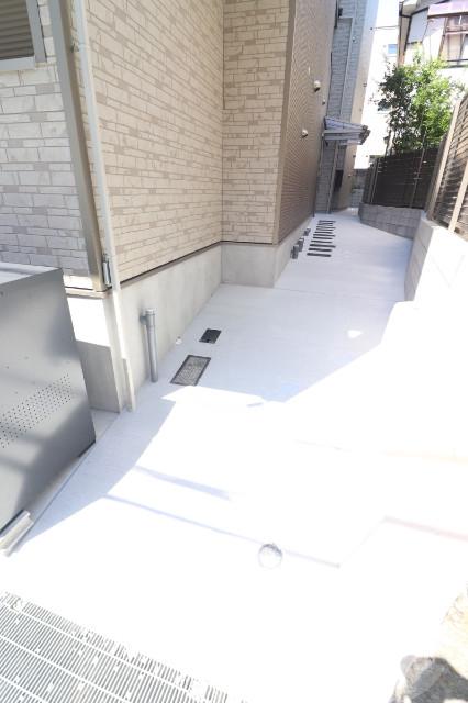 22/30 エントランス